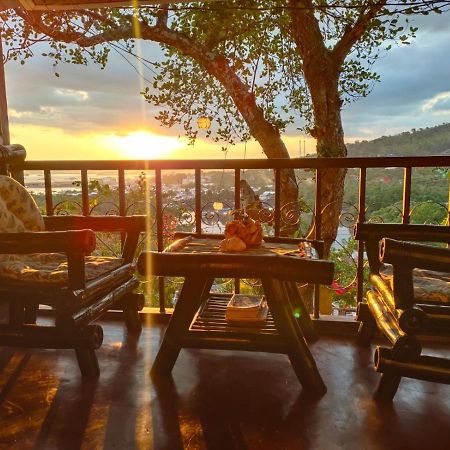 Purple Homestay Hillside Coron Exterior photo