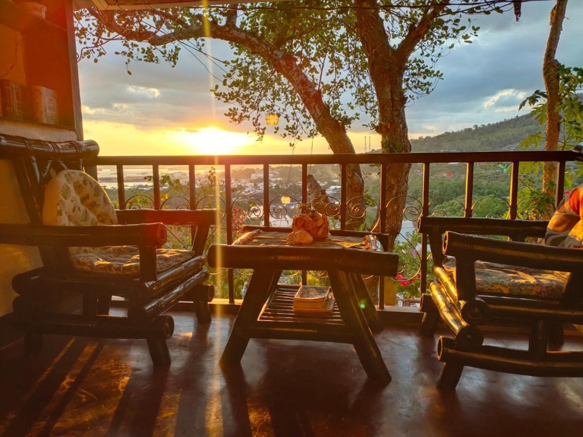 Purple Homestay Hillside Coron Exterior photo